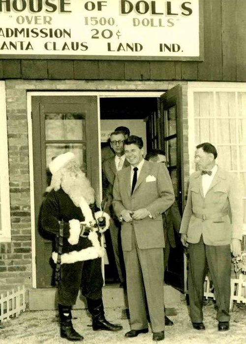 Ronald Reagan visiting Santa Claus Land in 1955. (Public Domain)